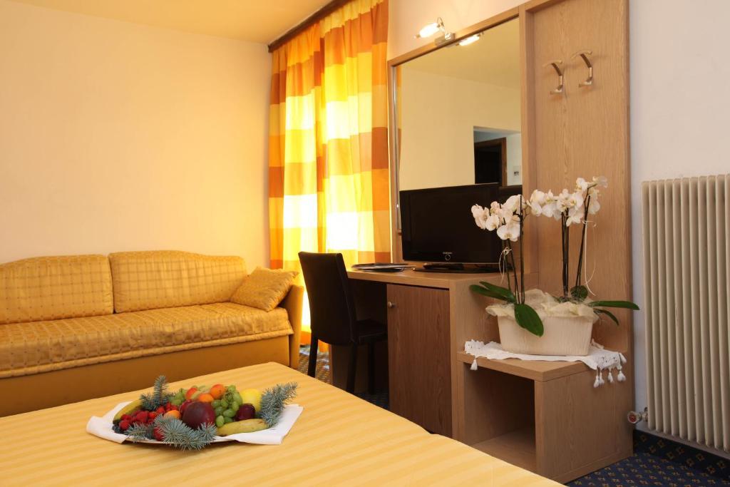 Royal Olympic Hotel Pinzolo Quarto foto